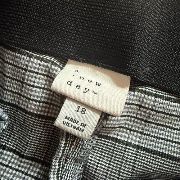 A New Day Skinny Ankle High Rise Plaid Pants Women 18R (Inseam 26) Gray Stretch - Picture 3 of 6